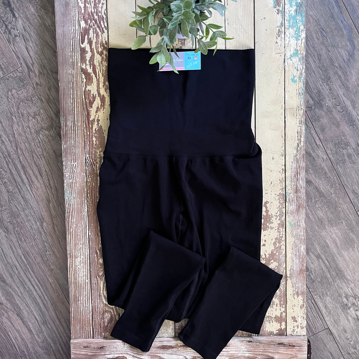 Perfect Fit Leggings by Grace & Lace - Black – Specialty Design Company